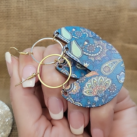 FRENCH PAISLEY WOOD DROP EARRINGS - Picture 6 of 8